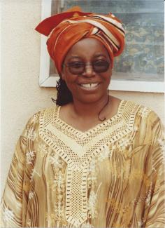 Dr. Bea Awoniyi